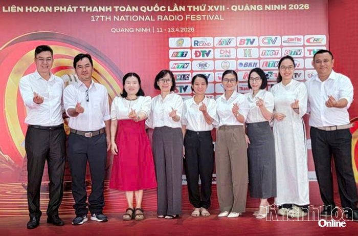 Nhà báo, phóng viên của Báo và Phát thanh, Truyền hình Khánh Hòa tham gia Liên hoan Phát thanh toàn quốc lần thứ XVII. Ảnh: HOÀI HƯƠNG 