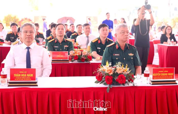 Thượng tướng Nguyễn Quang Ngọc và Phó Chủ tịch UBND tỉnh Trần Hòa Nam dự lễ khởi công.