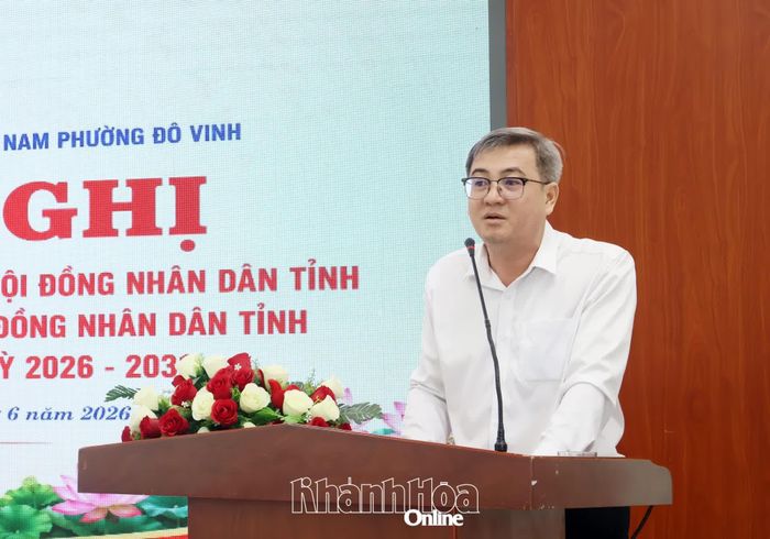 Lãnh đạo Sở Nông nghiệp và Môi trường giải trình, làm rõ ý kiến, kiến nghị của cử tri.