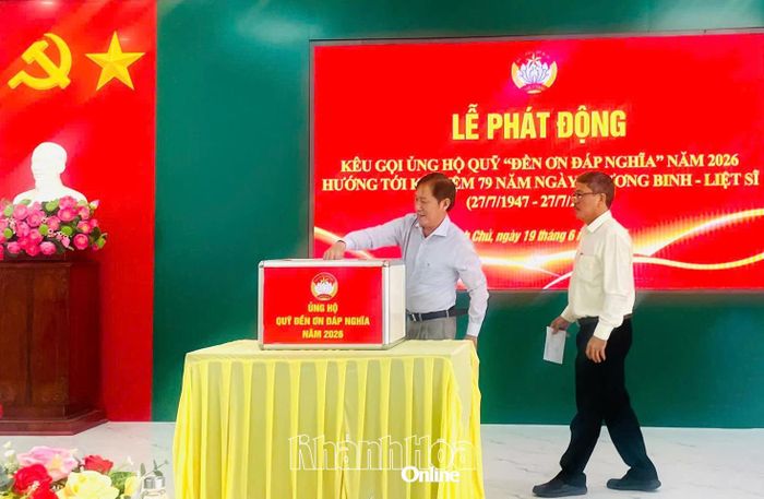 Các đại biểu ủng hộ "Quỹ đền ơn đáp nghĩa" năm 2026.