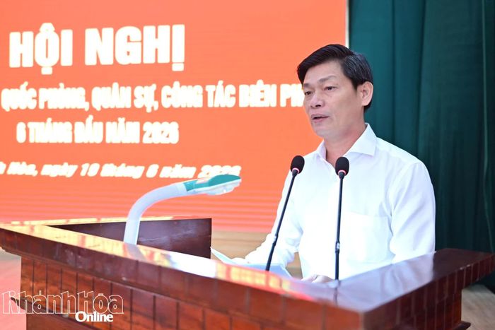 Lãnh đạo phường Phan Rang phát biểu tại hội nghị.