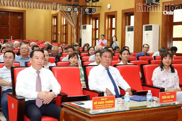 Đồng chí Hồ Xuân Trường và các đại biểu tại hội nghị.