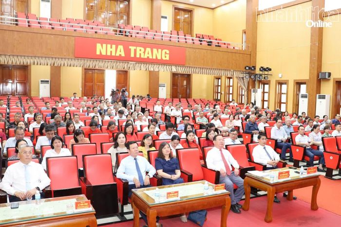 Quang cảnh hội nghị.