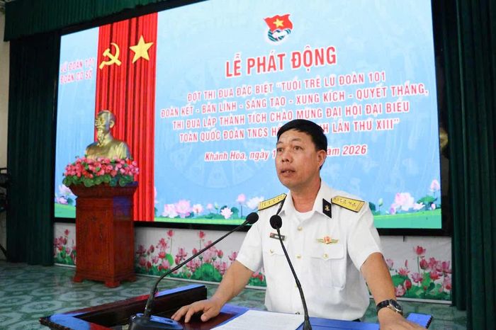 Đại tá Phạm Duy Hướng - Bí thư Đảng ủy, Chính ủy Lữ đoàn 101 phát biểu chỉ đạo.