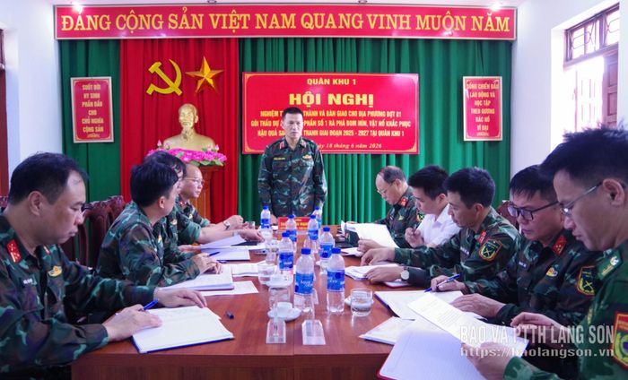 Thiếu tướng Trần Xuân Mạnh, Phó Tư lệnh, Tham mưu trưởng Quân khu 1 phát biểu tại buổi nghiệm thu