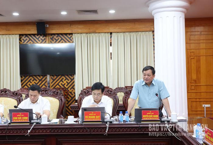 Đồng chí Nguyễn Quốc Khánh, Ủy viên Ban Thường vụ Tỉnh ủy, Trưởng Ban Tuyên giáo và Dân vận Tỉnh ủy phát biểu tại hội nghị