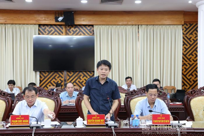 Lãnh đạo Sở Khoa học và Công nghệ phát biểu tại hội nghị