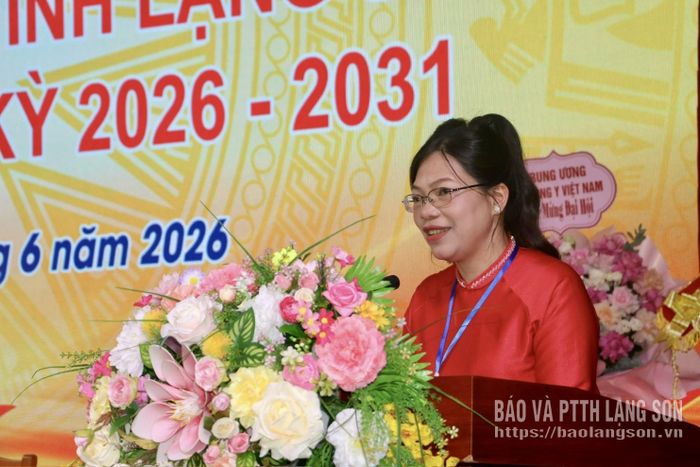 Chủ tịch Hội Đông y tỉnh phát biểu tại đại hội