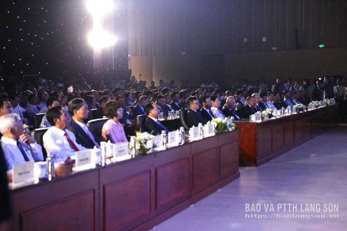 Các đại biểu dự lễ khai mạc Hội Báo toàn quốc 2026