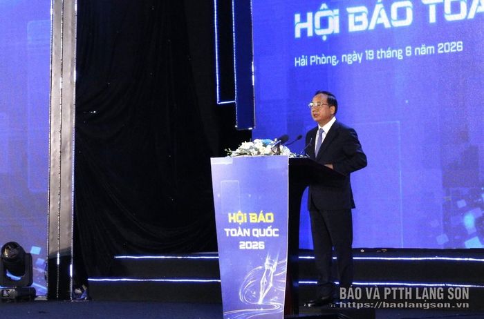 Đồng chí Trịnh Văn Quyết, Ủy viên Bộ Chính trị, Bí thư Trung ương Đảng, Trưởng Ban Tuyên giáo và Dân vận Trung ương phát biểu tại lễ khai mạc