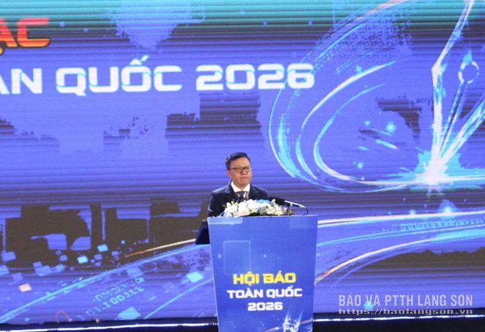 Đồng chí Lê Quốc Minh, Ủy viên Trung ương Đảng, Tổng Biên tập Báo Nhân dân, Phó Trưởng Ban Tuyên giáo và Dân vận Trung ương, Chủ tịch Hội Nhà báo Việt Nam phát biểu khai mạc Hội Báo toàn quốc 2026