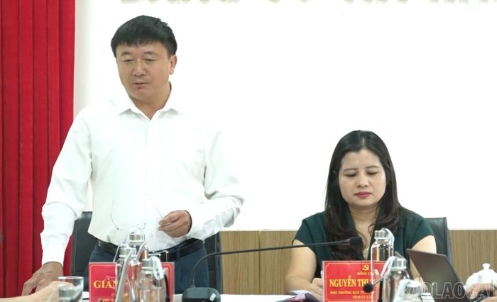 Đồng chí Giàng A Tông - Bí thư Đảng ủy, Chủ tịch HĐND xã phát biểu tại buổi làm việc.