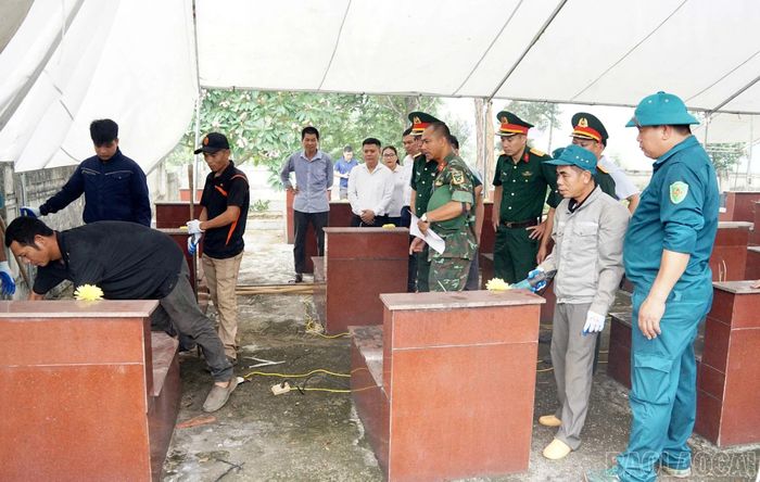 Các lực lượng tham gia lấy mẫu ADN.