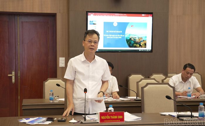 Đồng chí Nguyễn Thành Sinh, Phó Chủ tịch UBND tỉnh phát biểu làm rõ một số nội dung trong công tác chuẩn bị Hội nghị xúc tiến đầu tư tỉnh Lào Cai năm 2026.
