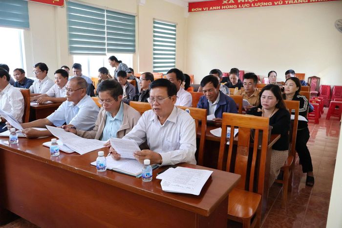 Các đại biểu tham dự nghiên cứu Đề án