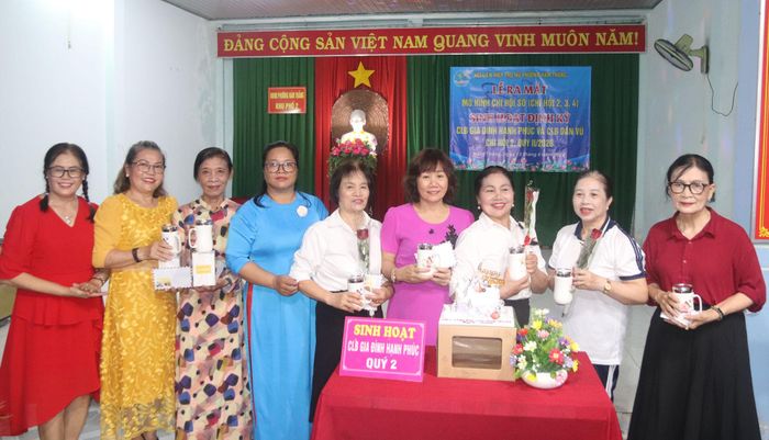 Buổi sinh hoạt và tổ chức sinh nhật cho các thành viên CLB Gia đình hạnh phúc Chi hội 2 Hàm Thắng.