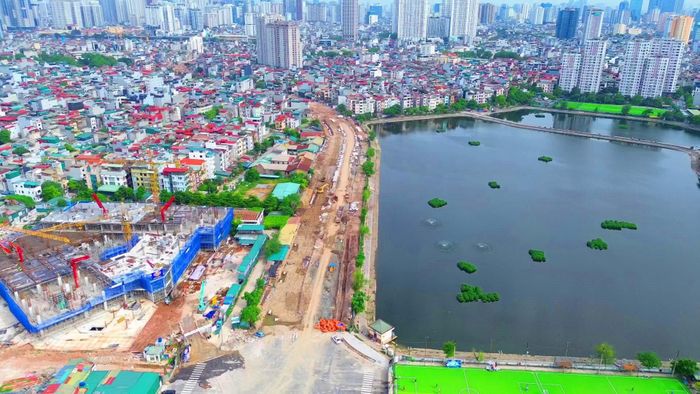 Dự án Vành đai 2,5, đoạn từ Nguyễn Trãi đến Đầm Hồng trên địa bàn phường Khương Đình dài 1.520 m, có tổng diện tích thu hồi đất gần 61.000 m2, liên quan 16 tổ chức và 720 hộ gia đình, cá nhân.