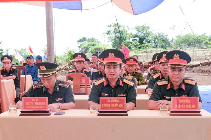Đại diện lãnh đạo Bộ CHQS các tỉnh, thành phố tham dự lễ khởi công