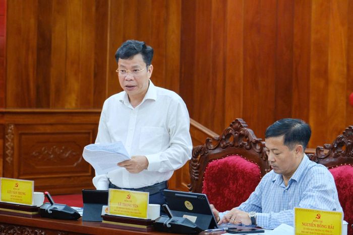 Đồng chí Lưu Văn Trung, Phó Bí thư Tỉnh ủy, Chủ tịch HĐND tỉnh phát biểu tại buổi làm việc