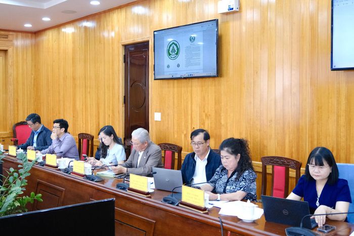 Đại diện lãnh đạo các sở, ngành, đơn vị tham dự buổi làm việc