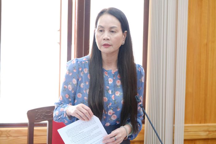 Đại diện lãnh đạo Sở Văn hóa, Thể thao và Du lịch phát biểu tại cuộc họp