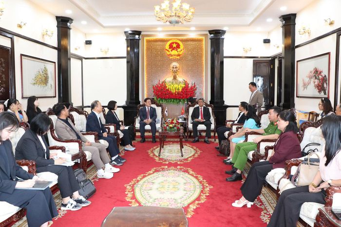 Quang cảnh buổi làm việc giữa lãnh đạo UBND tỉnh Lâm Đồng và Đoàn công tác TP. Chuncheon, tỉnh Gangwon (Hàn Quốc)