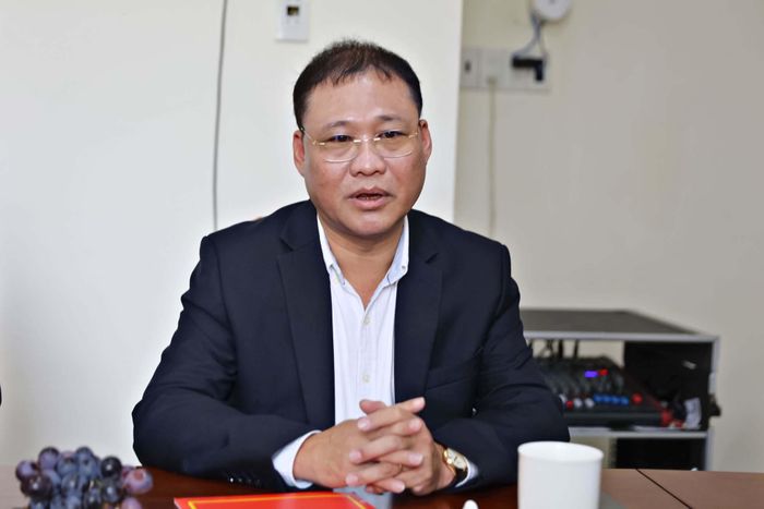 Đồng chí Bùi Thanh Quang, Phó Giám đốc Báo và Báo và Phát thanh, Truyền hình Lâm Đồng báo cáo hoạt động của đơn vị