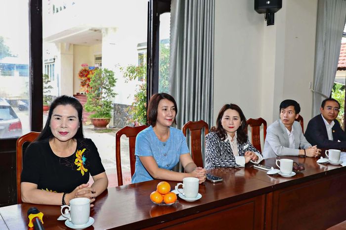 Lãnh đạo các ban HĐND tỉnh Lâm Đồng tham dự buổi thăm, chúc mừng Ngày Báo chí Cách mạng Việt Nam