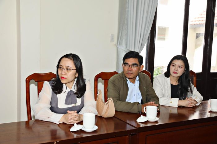 Cán bộ, phóng viên, biên tập viên Báo và Phát thanh, Truyền hình Lâm Đồng tham dự buổi thăm, chúc mừng Ngày Báo chí Cách mạng Việt Nam 21/6