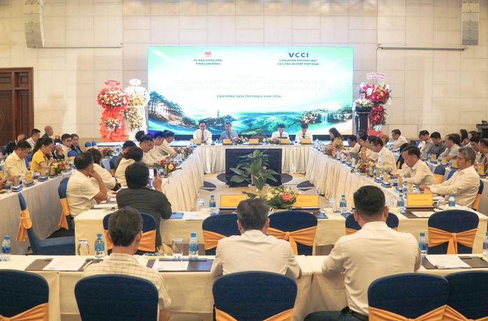 Quang cảnh hội nghị