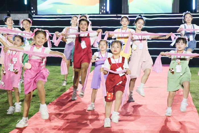 Các em thiếu nhi đến từ nhiều tỉnh, thành phố trên cả nước tham gia Festival Thiếu nhi toàn quốc lần thứ nhất năm 2026