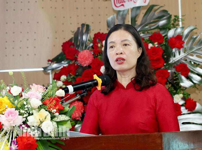 Đồng chí Phạm Thị Phương Hạnh, Tỉnh ủy viên, Giám đốc Sở Y tế phát biểu tại lễ khai trương.