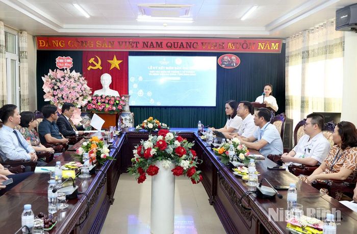 Quang cảnh lễ ký kết.