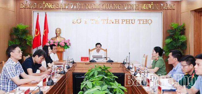 Các đại biểu dự hội nghị tại điểm cầu Sở Y tế.