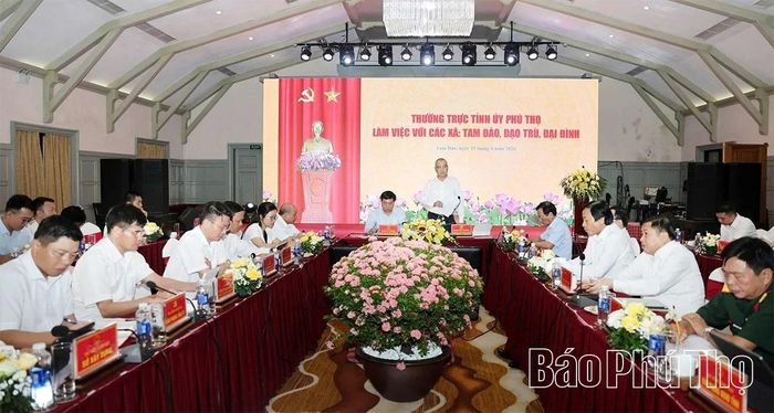 Quang cảnh buổi làm việc.