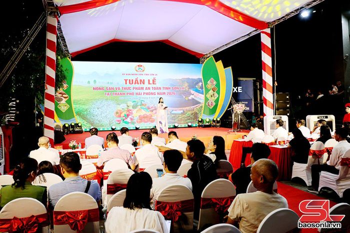 Lễ Khai mạc “Tuần lễ nông sản và thực phẩm an toàn tỉnh Sơn La tại thành phố Hải Phòng năm 2026”.