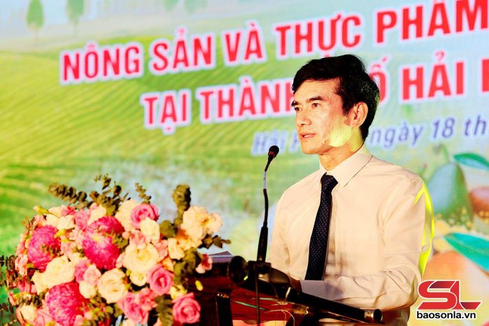 Đồng chí Trần Xuân Việt, Phó Giám đốc Sở Văn hóa, Thể thao và Du lịch tỉnh phát biểu tại lễ khai mạc.