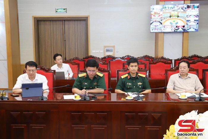 Đại biểu các sở, ngành dự trực tuyến tại điểm cầu tỉnh Sơn La.