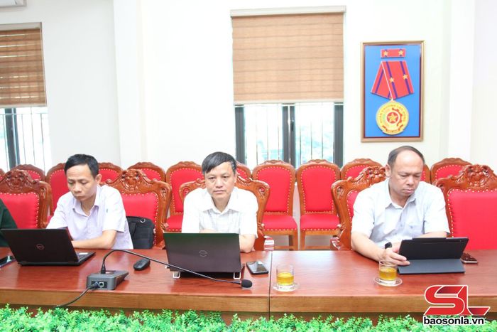 Đại diện lãnh đạo các sở, ngành tham gia hội nghị