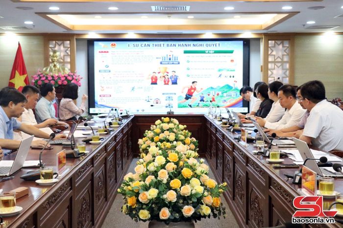 Hội nghị thẩm tra lĩnh vực pháp chế.