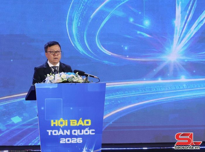 Đồng chí Lê Quốc Minh, Ủy viên Trung ương Đảng, Phó Trưởng ban Tuyên giáo và Dân vận Trung ương, Tổng Biên tập Báo Nhân Dân, Chủ tịch Hội Nhà báo Việt Nam phát biểu khai mạc Hội Báo toàn quốc 2026.