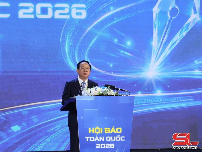 Đồng chí Trịnh Văn Quyết, Ủy viên Bộ Chính trị, Bí thư Trung ương Đảng, Trưởng ban Tuyên giáo và Dân vận Trung ương phát biểu tại lễ khai mạc.
