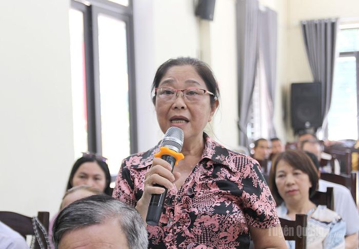 Cử tri phường An Tường phát biểu tại hội nghị.
