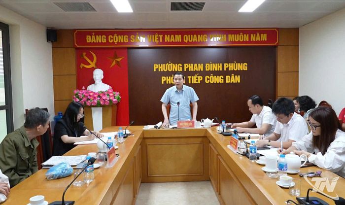 Chủ tịch UBND phường Phan Đình Phùng tiếp công dân Trần Văn Sửu.