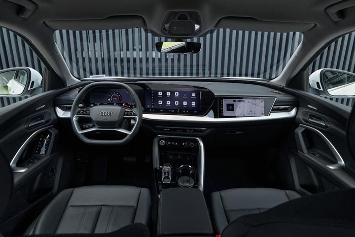 Tâm điểm của khoang nội thất là không gian sân khấu kỹ thuật số Audi Digital Stage