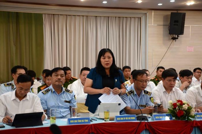  Đại diện Ban Chỉ đạo 389 thành phố Hồ Chí Minh tham luận tại hội nghị. 