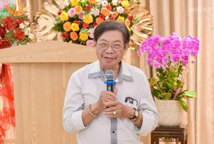 Tiến sĩ Nguyên Cẩn - Phạm Văn Nga chia sẻ