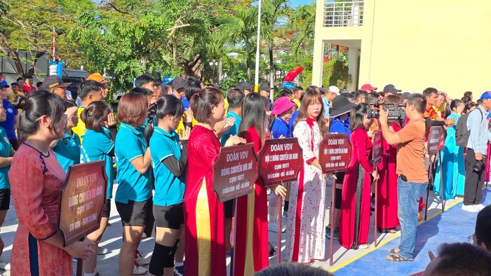 Giải bóng chuyền có sự tham gia của 16 đội với 192 vận động viên đến từ tám cụm VHTT thuộc Tổng công ty.