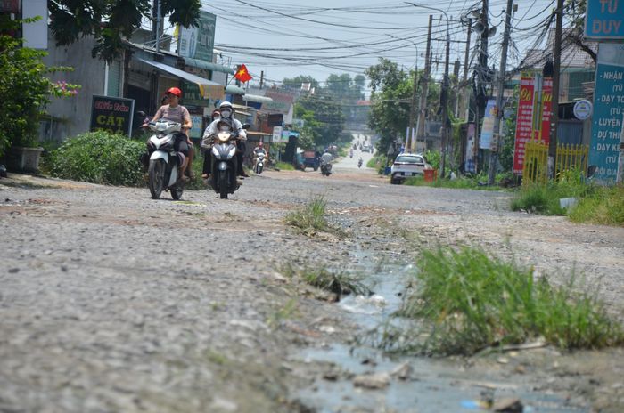 Việc đi lại của người dân bị ảnh hưởng.