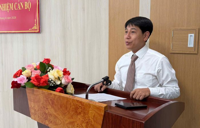 Ông Võ Xuân Công, Phó giám đốc Ban QLDA đầu tư xây dựng các công trình dân dụng và Công nghiệp tỉnh Quảng Ngãi phát biểu nhận nhiệm vụ. (Ảnh: Lê Danh).